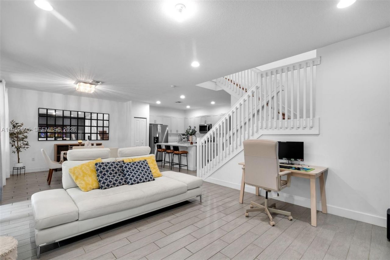 4925 NW 51st Ter, Tamarac, FL 33319 Photo