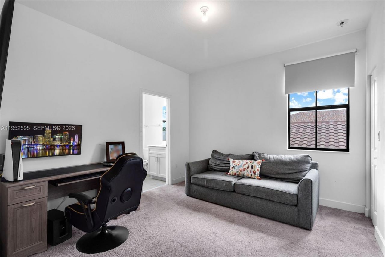 4925 NW 51st Ter, Tamarac, FL 33319 Photo