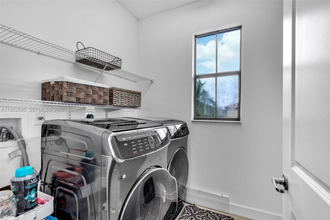 4925 NW 51st Ter, Tamarac, FL 33319 Photo