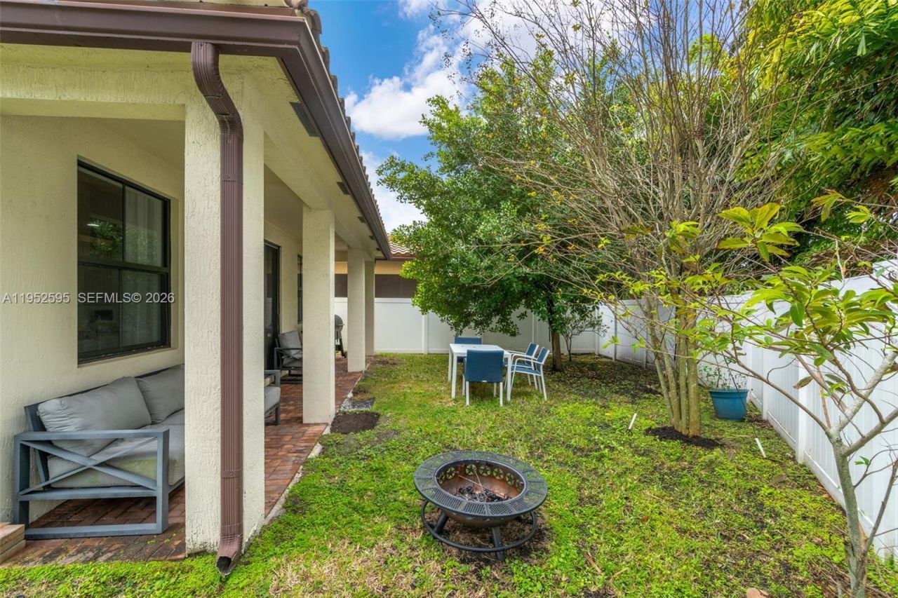 4925 NW 51st Ter, Tamarac, FL 33319 Photo