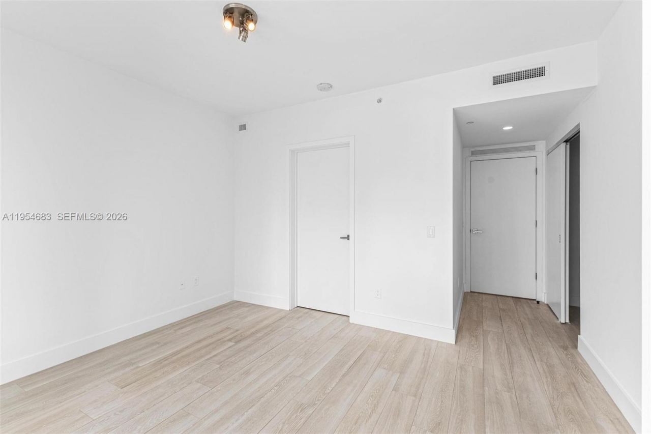 1080 Brickell Ave, Unit 3909, Miami, FL 33131 Photo