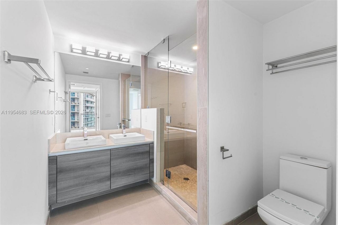 1080 Brickell Ave, Unit 3909, Miami, FL 33131 Photo