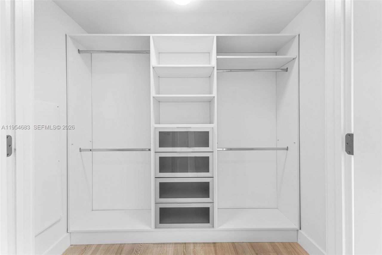 1080 Brickell Ave, Unit 3909, Miami, FL 33131 Photo