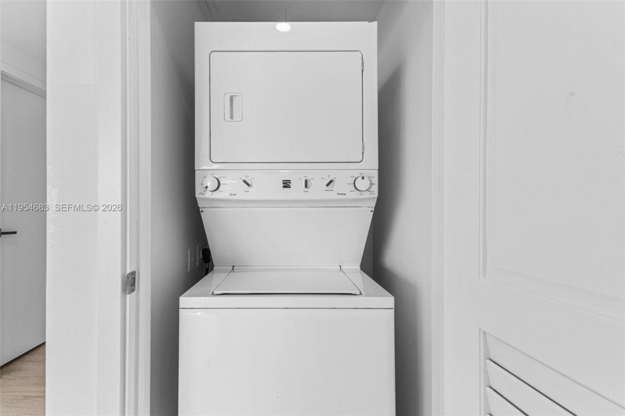 1080 Brickell Ave, Unit 3909, Miami, FL 33131 Photo