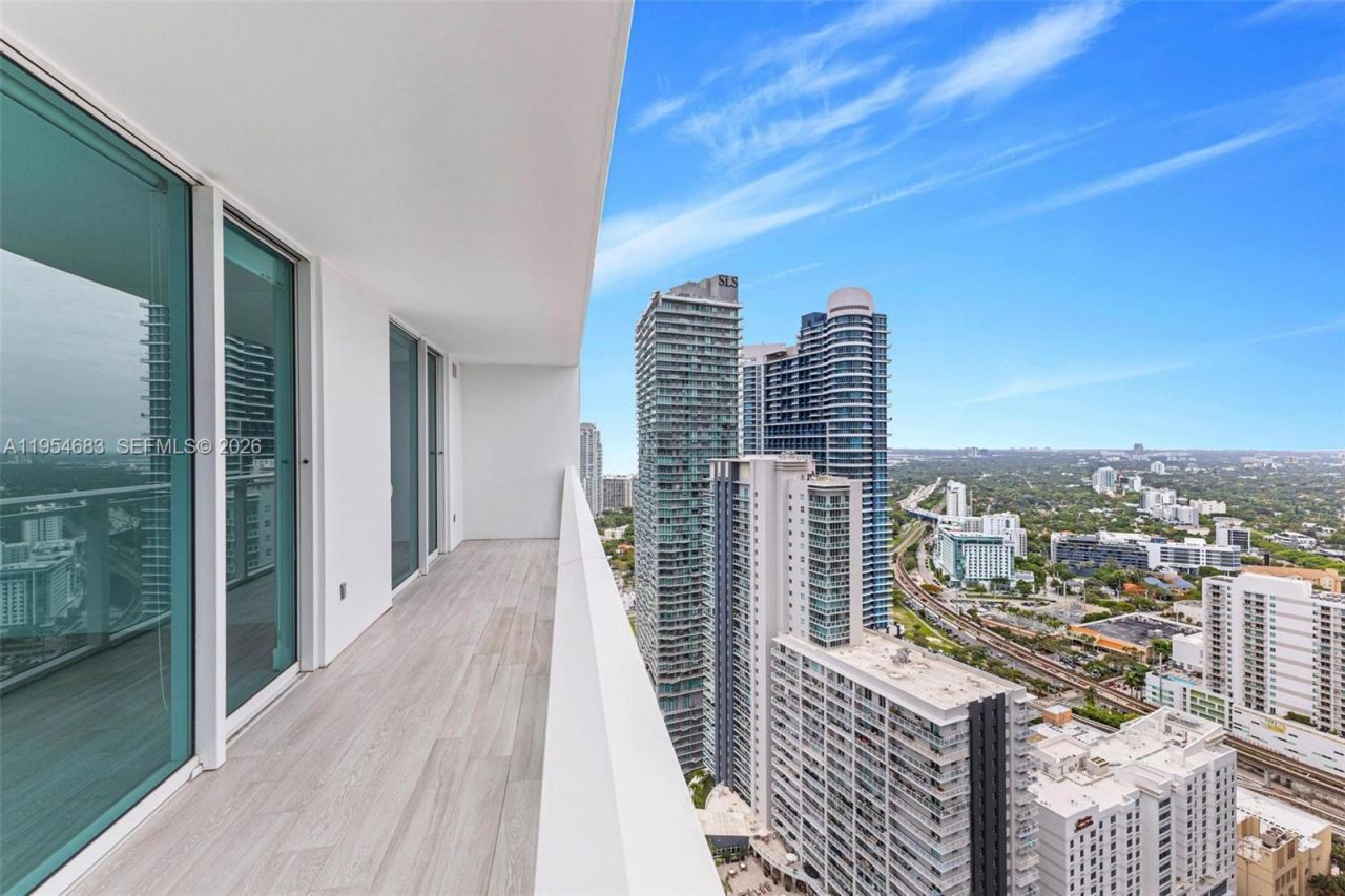 1080 Brickell Ave, Unit 3909, Miami, FL 33131 Photo