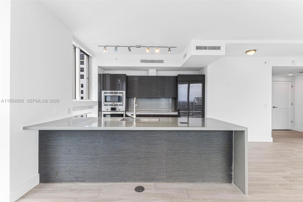 1080 Brickell Ave, Unit 3909, Miami, FL 33131 Photo