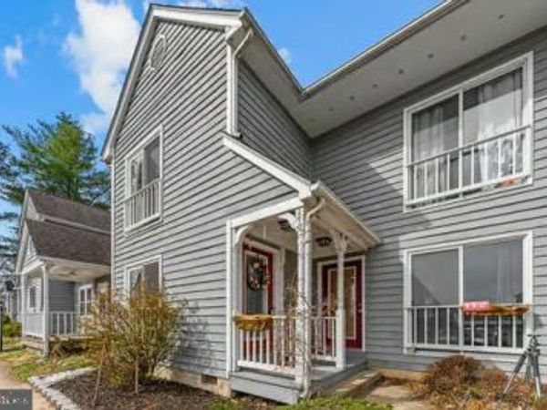 110 W O STREET, PURCELLVILLE, VA 20132