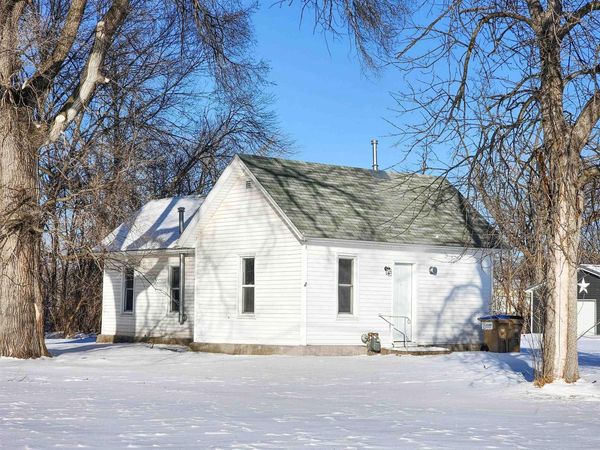 309 Denton Street, Manchester, IA 52057