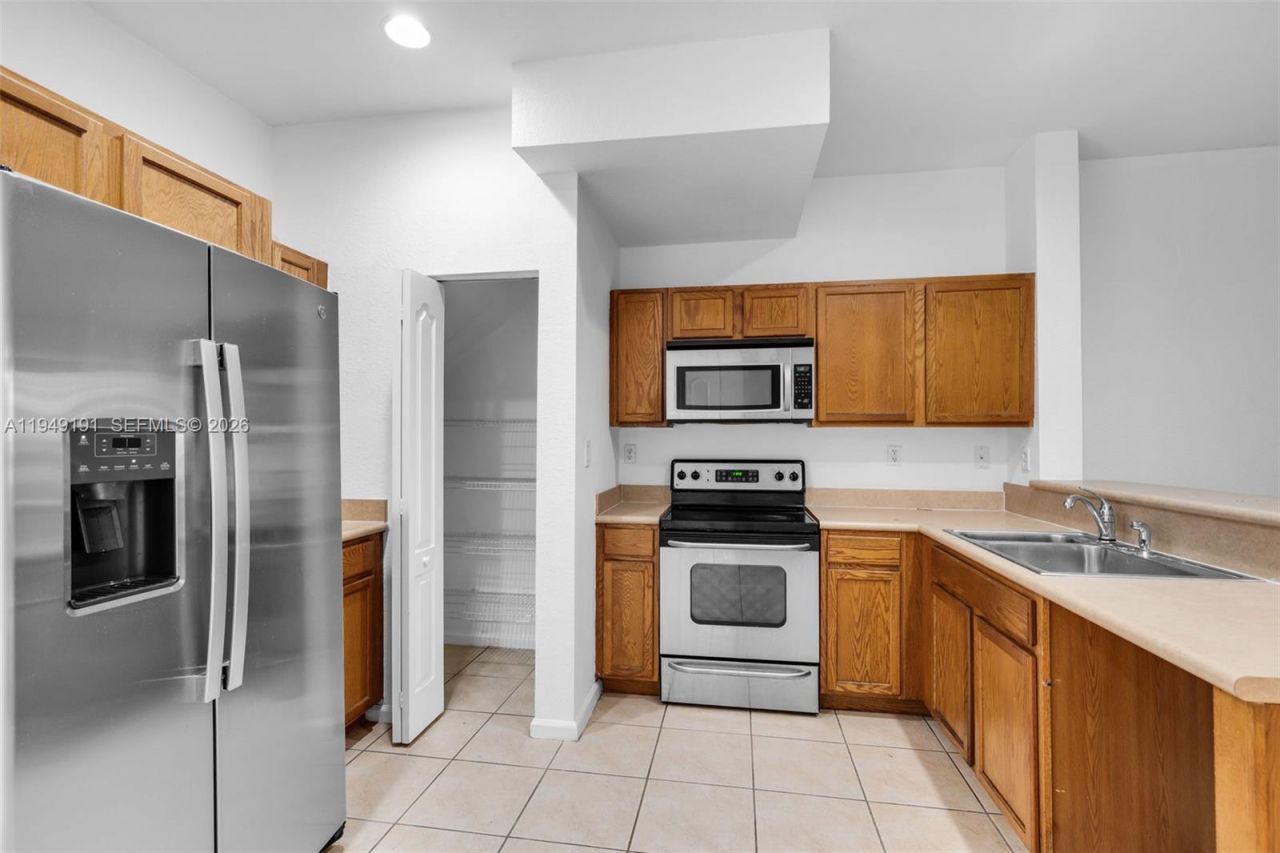 21217 NW 14th Pl , Unit 2-22, Miami Gardens, FL 33169 Photo