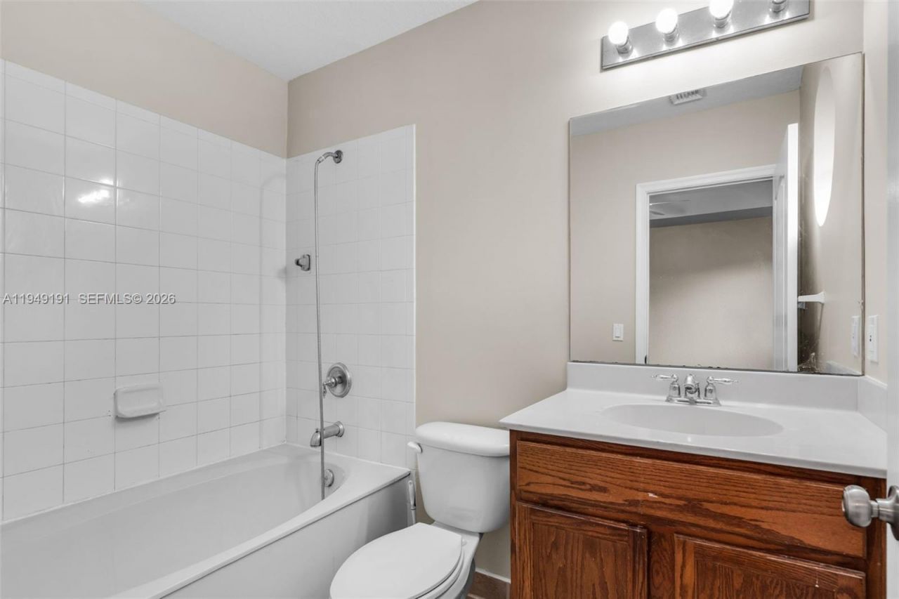 21217 NW 14th Pl , Unit 2-22, Miami Gardens, FL 33169 Photo