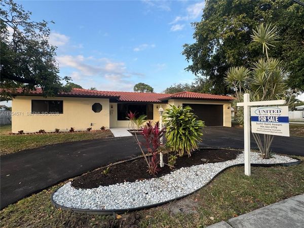 1109 SE 10th St, Deerfield Beach, FL 33441