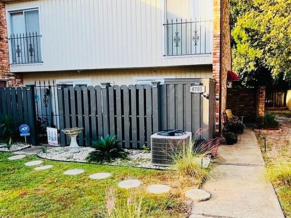 4701 Huron Dr, Pensacola, FL 32507