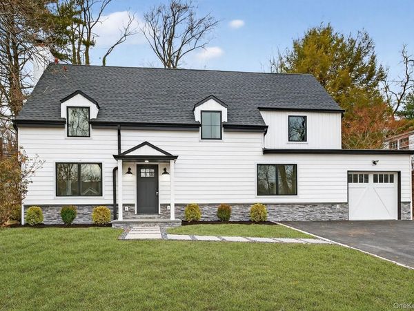 199 Salem Road , East Hills, NY 11577