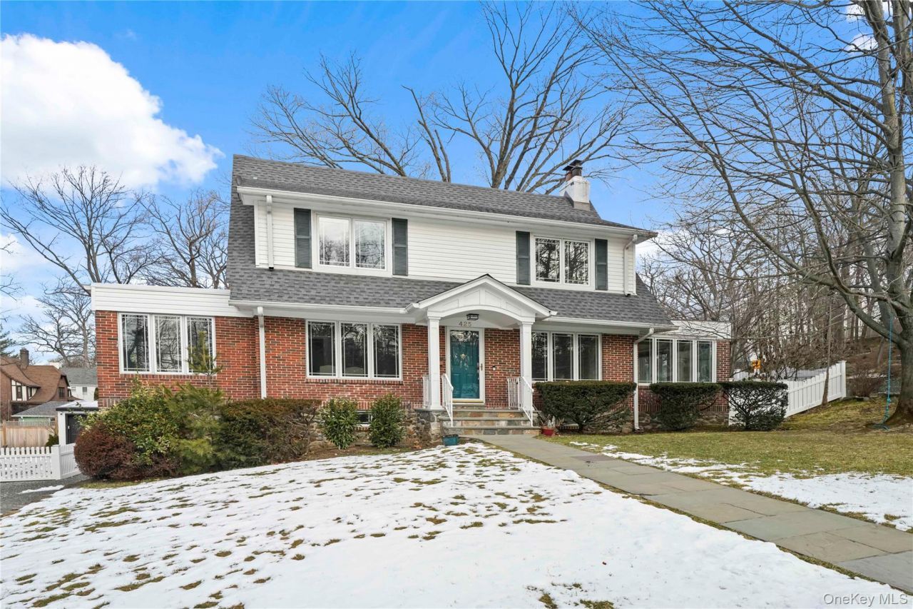 425 Washington Avenue, Pelham, NY 10803 Main Photo