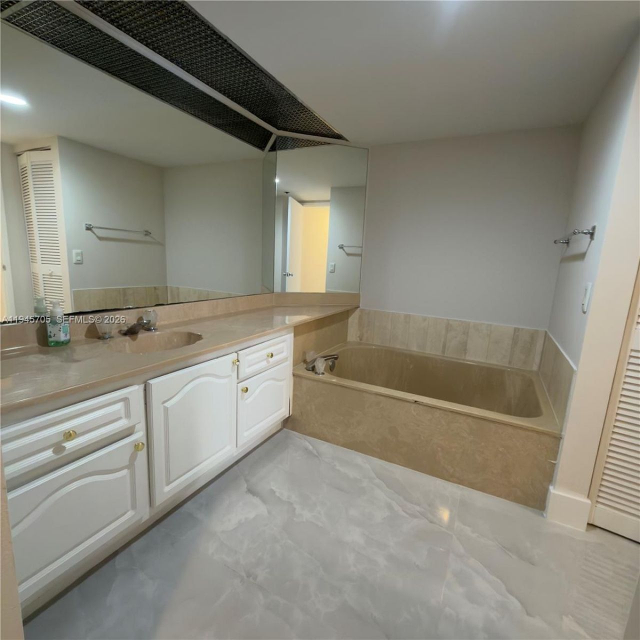 1717 N Bayshore Dr, Unit A-3242, Miami, FL 33132 Photo