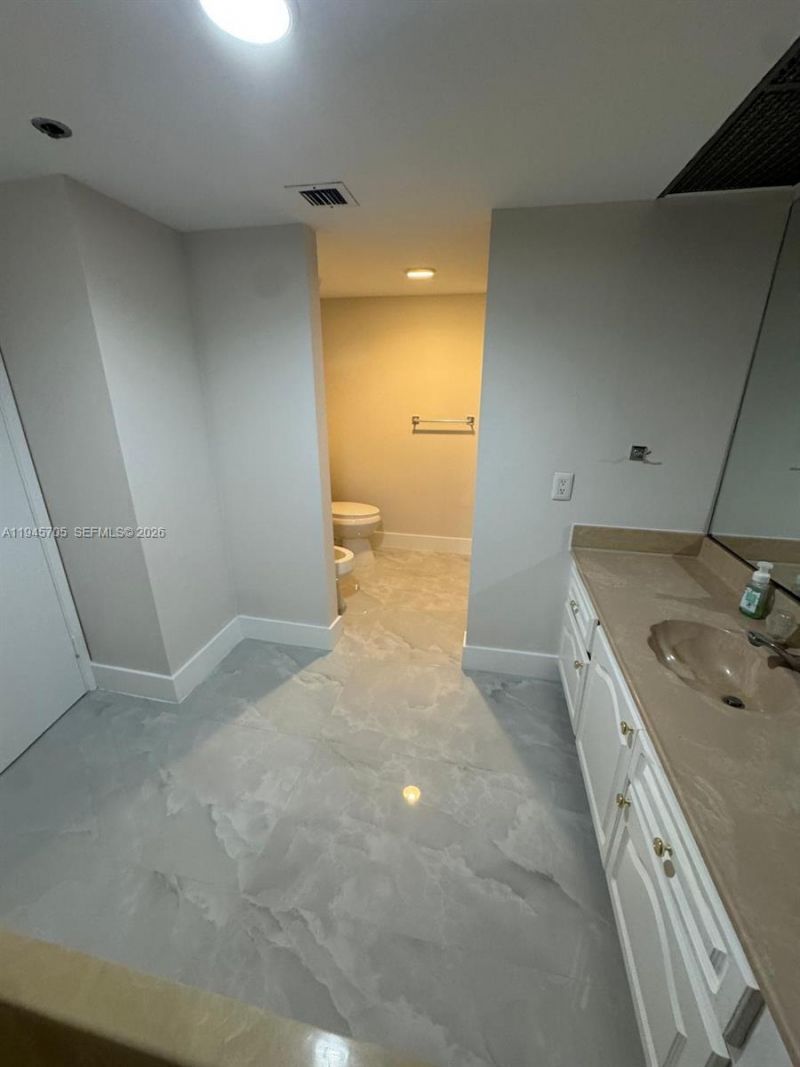 1717 N Bayshore Dr, Unit A-3242, Miami, FL 33132 Photo
