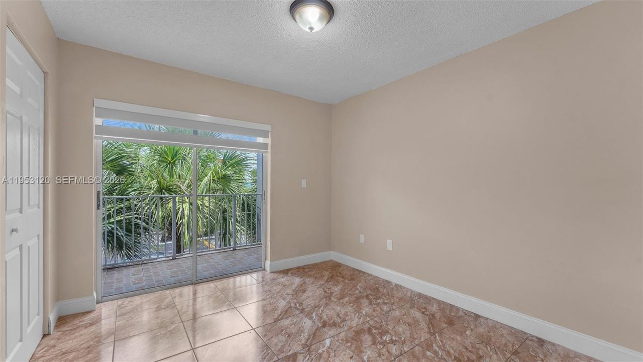 2780 W 76th St , Unit 203, Hialeah, FL 33016 Photo