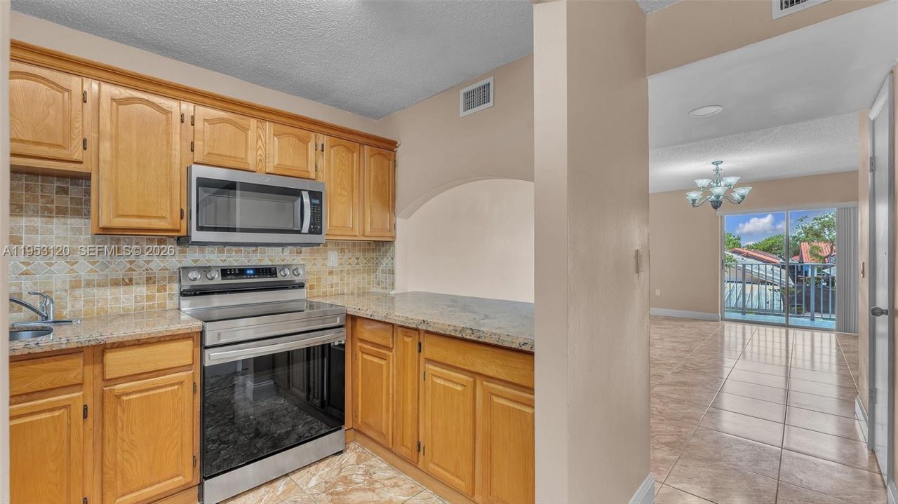 2780 W 76th St , Unit 203, Hialeah, FL 33016 Photo