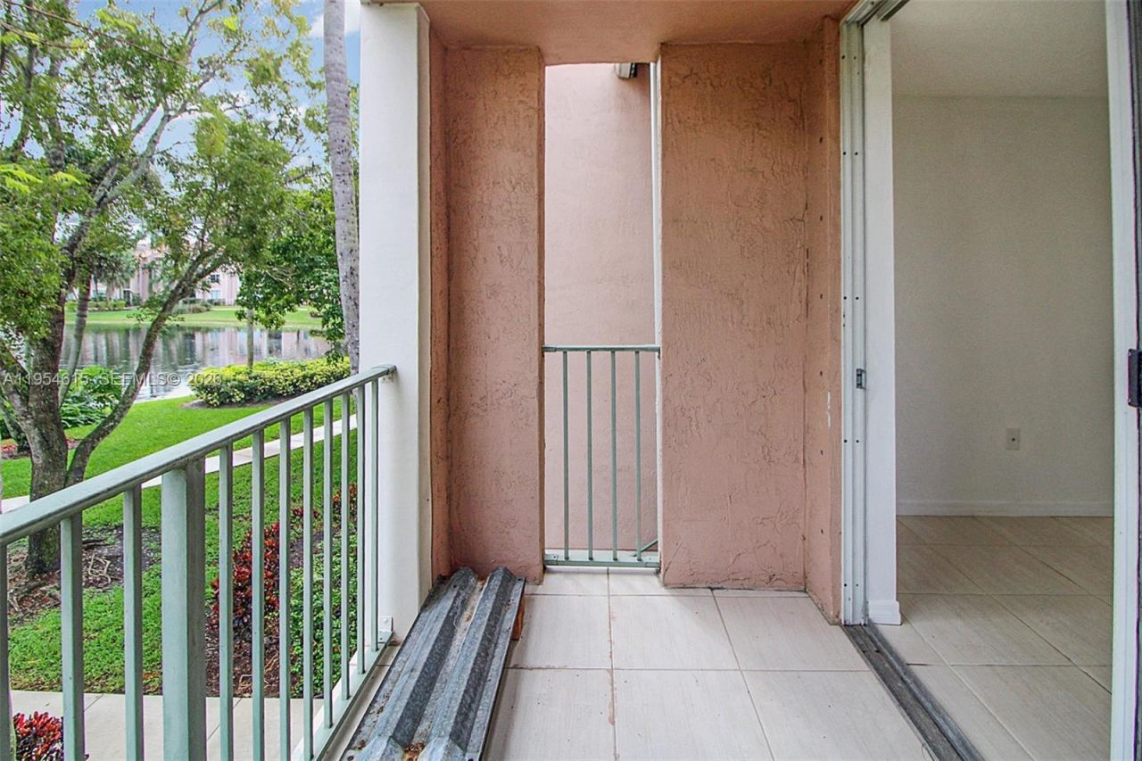 12136 Saint Andrews Pl, Unit 204, Miramar, FL 33025 Photo