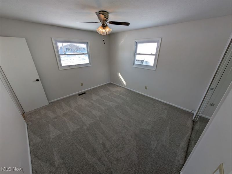 220 Windsor Drive, Elyria, OH 44035 Photo 14