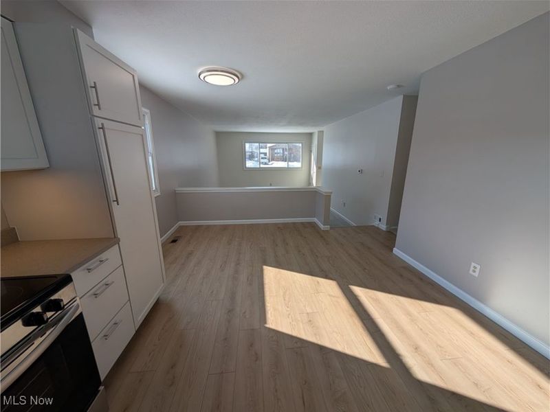 220 Windsor Drive, Elyria, OH 44035 Photo 8