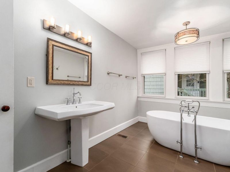 136 E Whittier Street, Columbus, OH 43206 Photo 21