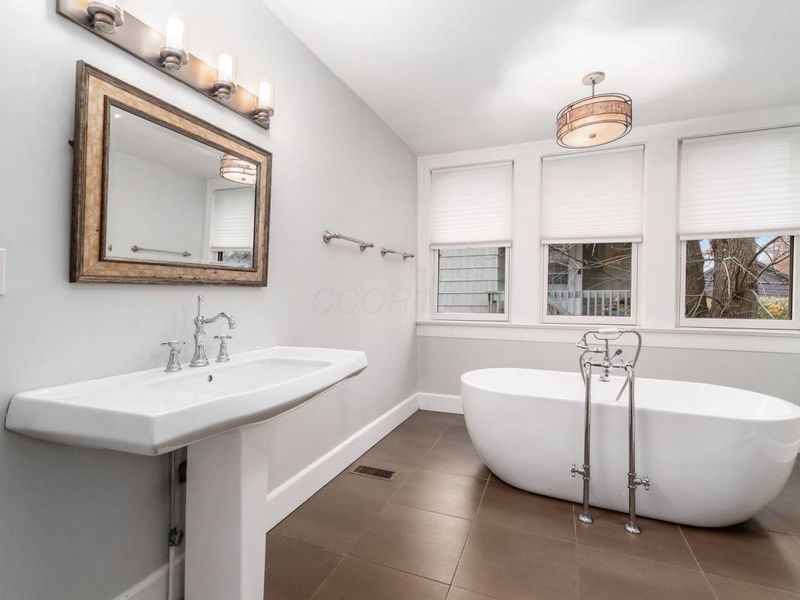 136 E Whittier Street, Columbus, OH 43206 Photo 24