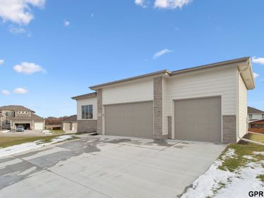 18307 Birch Avenue, Omaha, NE 68136