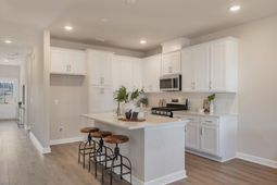 908 Dusk Drive photo 4