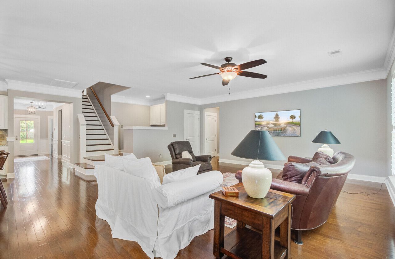 206 President Circle Photo 15