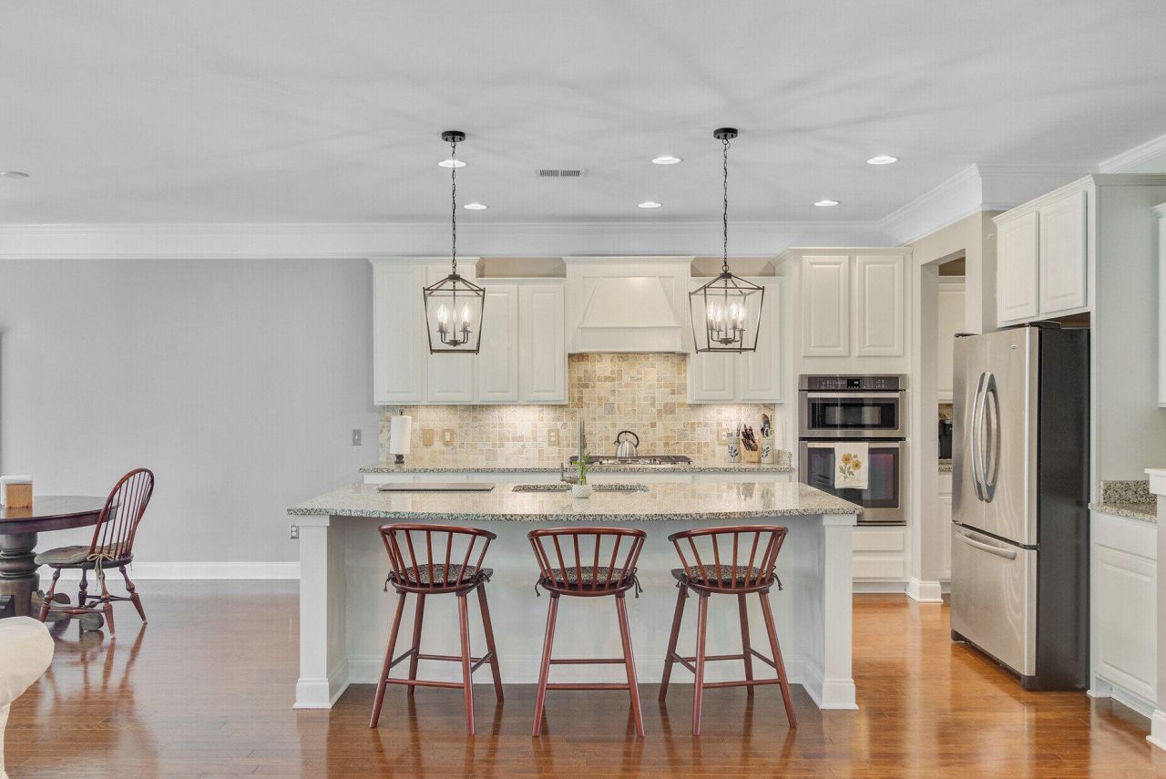 206 President Circle Photo 17