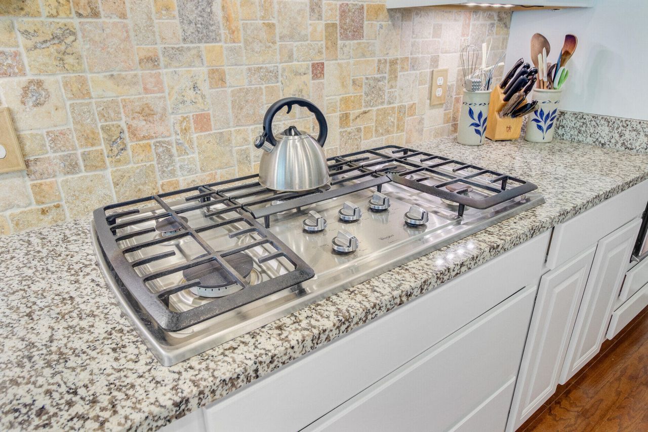 206 President Circle Photo 19