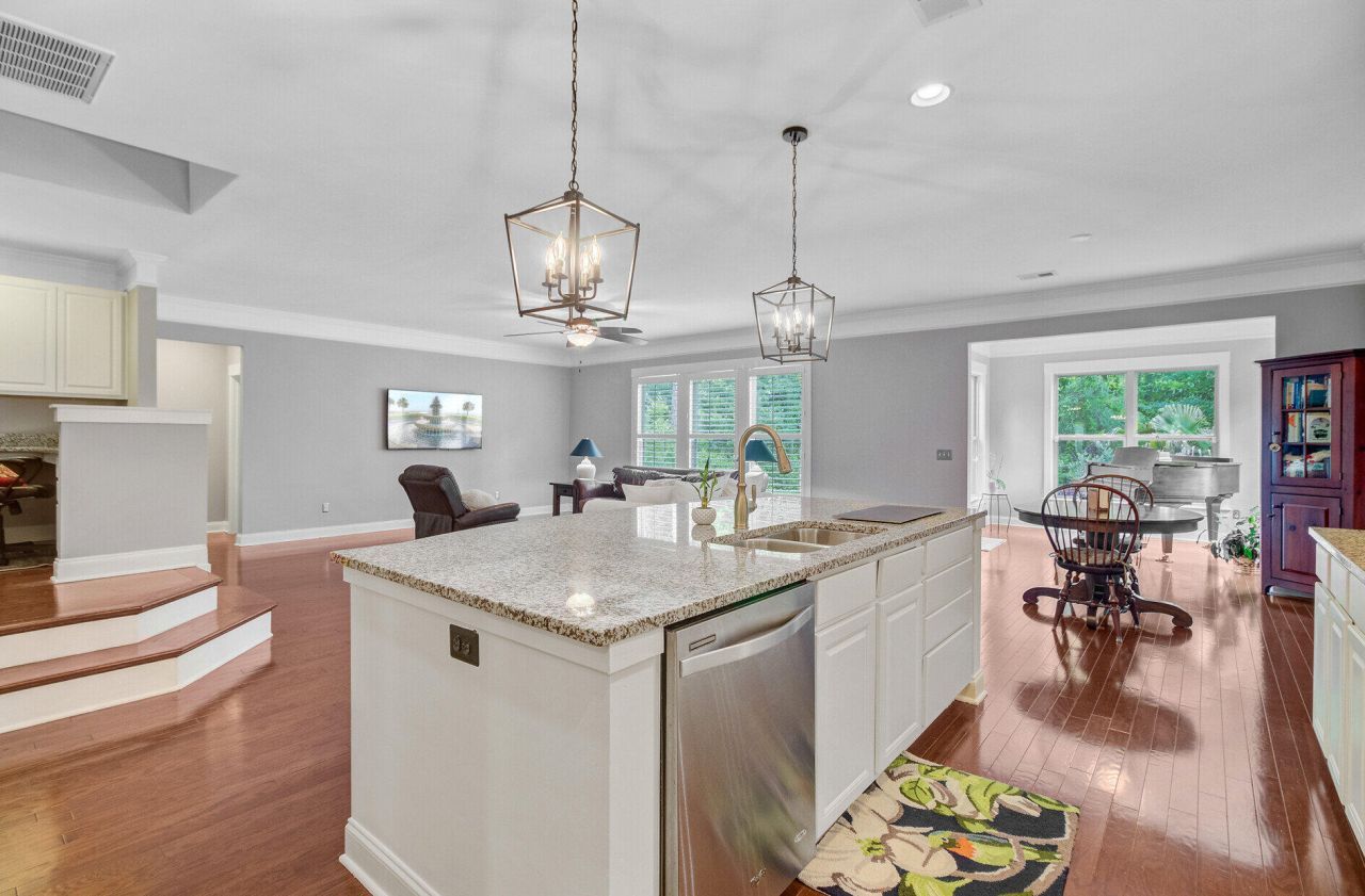 206 President Circle Photo 20