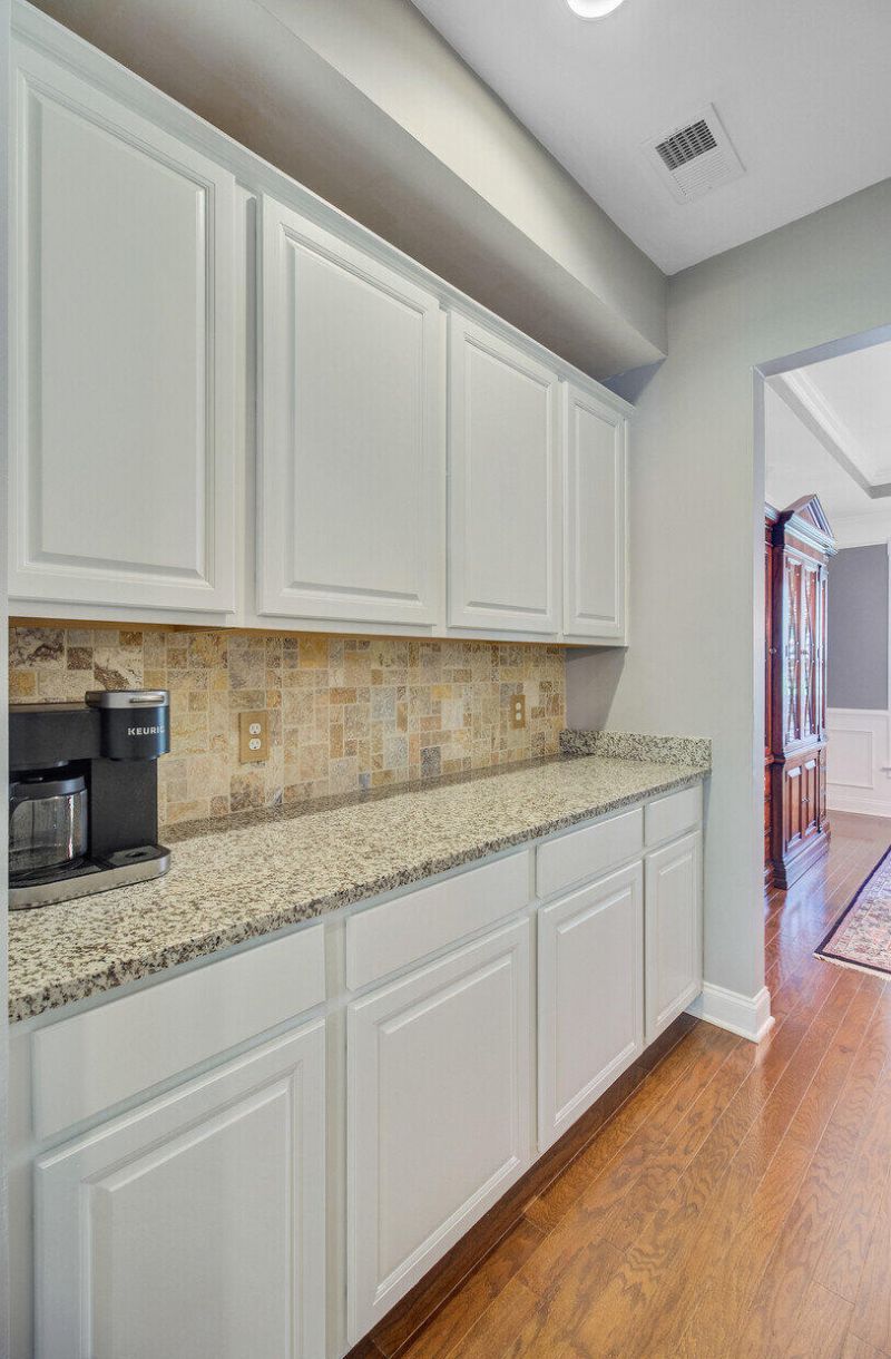 206 President Circle Photo 23