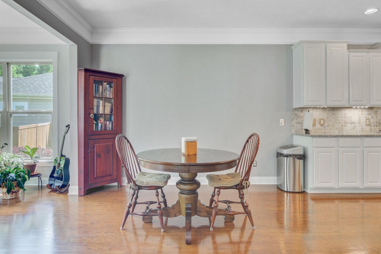 206 President Circle Photo 24