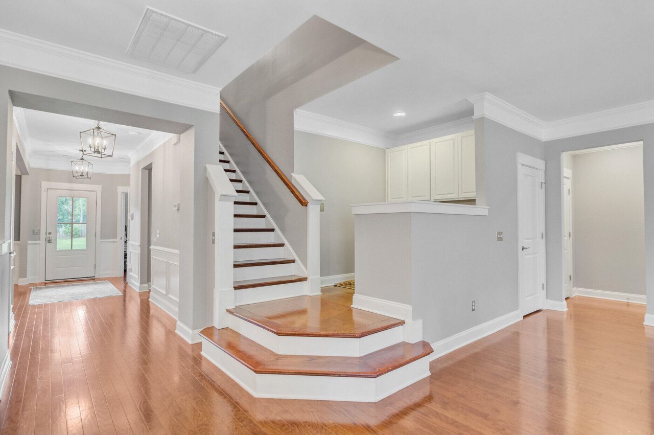 206 President Circle Photo 36