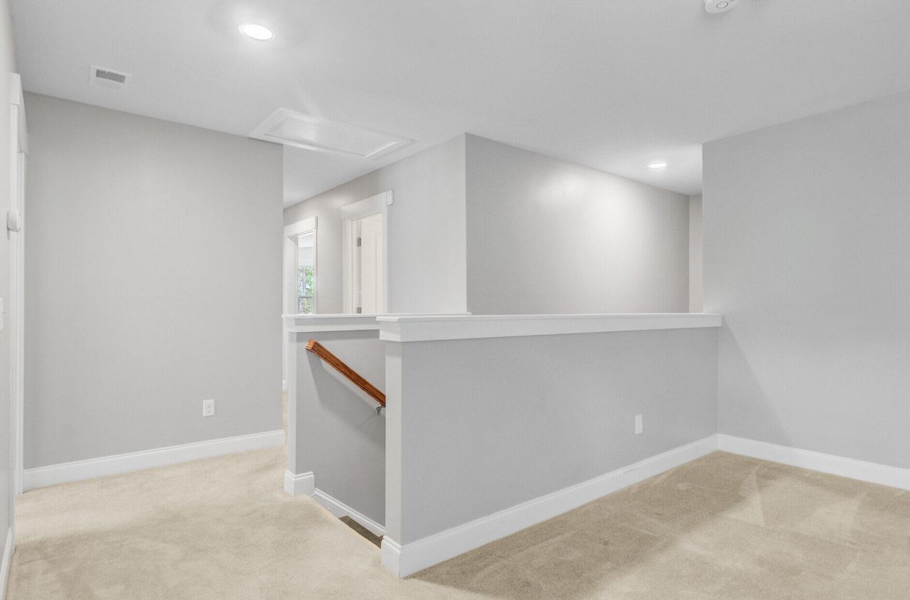 206 President Circle Photo 38