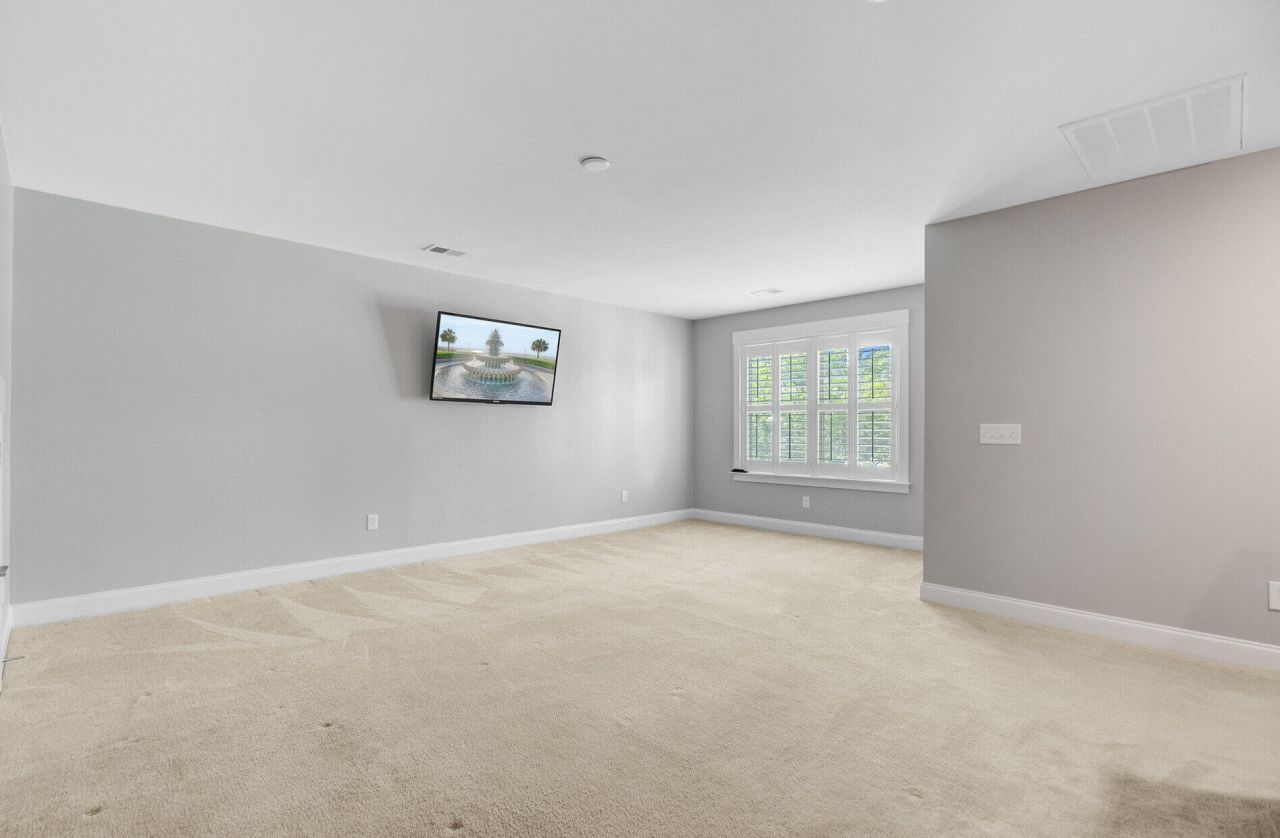 206 President Circle Photo 40