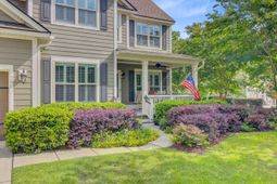 206 President Circle photo 4