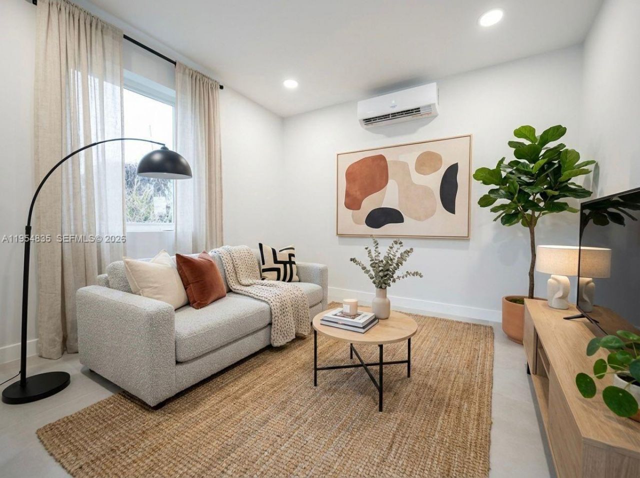 1221 NW 75th St, Miami, FL 33147 Photo