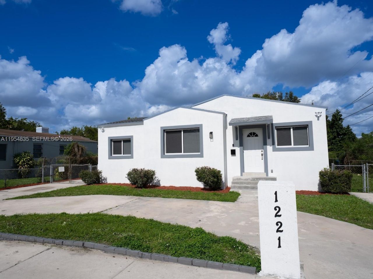 1221 NW 75th St, Miami, FL 33147 Photo