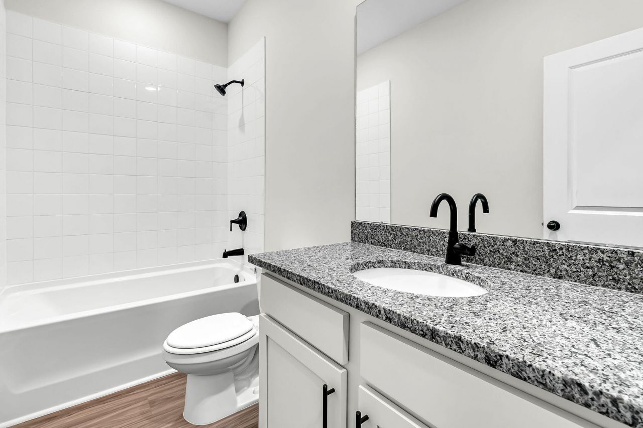 5251 Cottage Landing Drive Photo 17