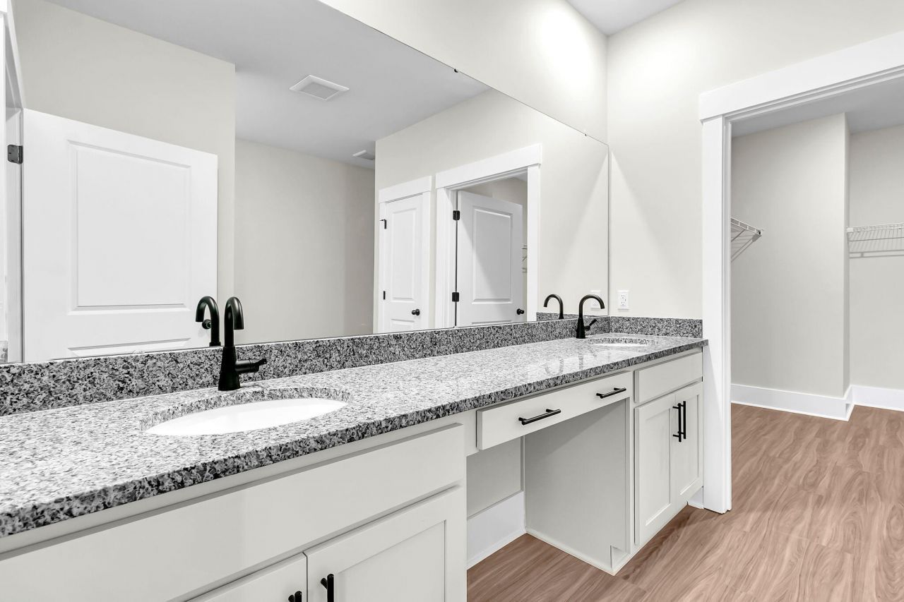 5251 Cottage Landing Drive Photo 21