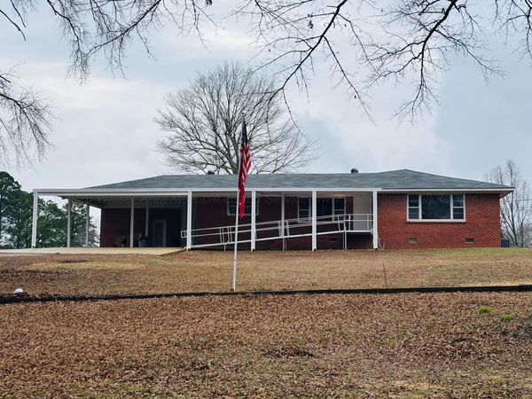 176 STADIUM CIRCLE, Vernon, AL 35592