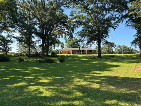 176 STADIUM CIRCLE, Vernon, AL 35592