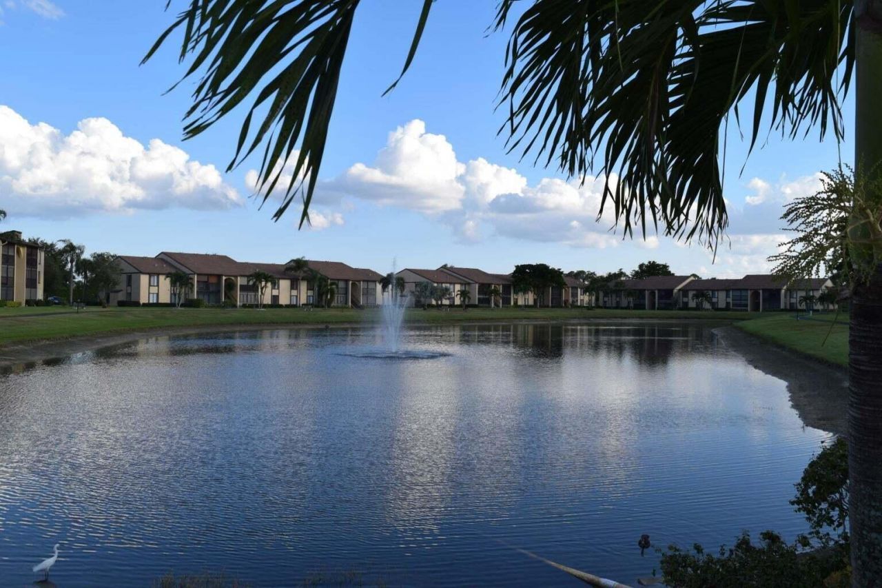 815 Sky Pine Way, Unit C2, Greenacres, FL 33415 Photo