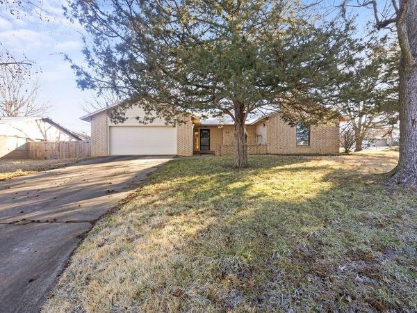 2648 N Wakefield Place, Fayetteville, AR 72703