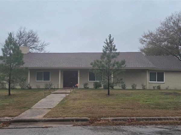 739 Bluebonnet Street , Mexia, TX 76667