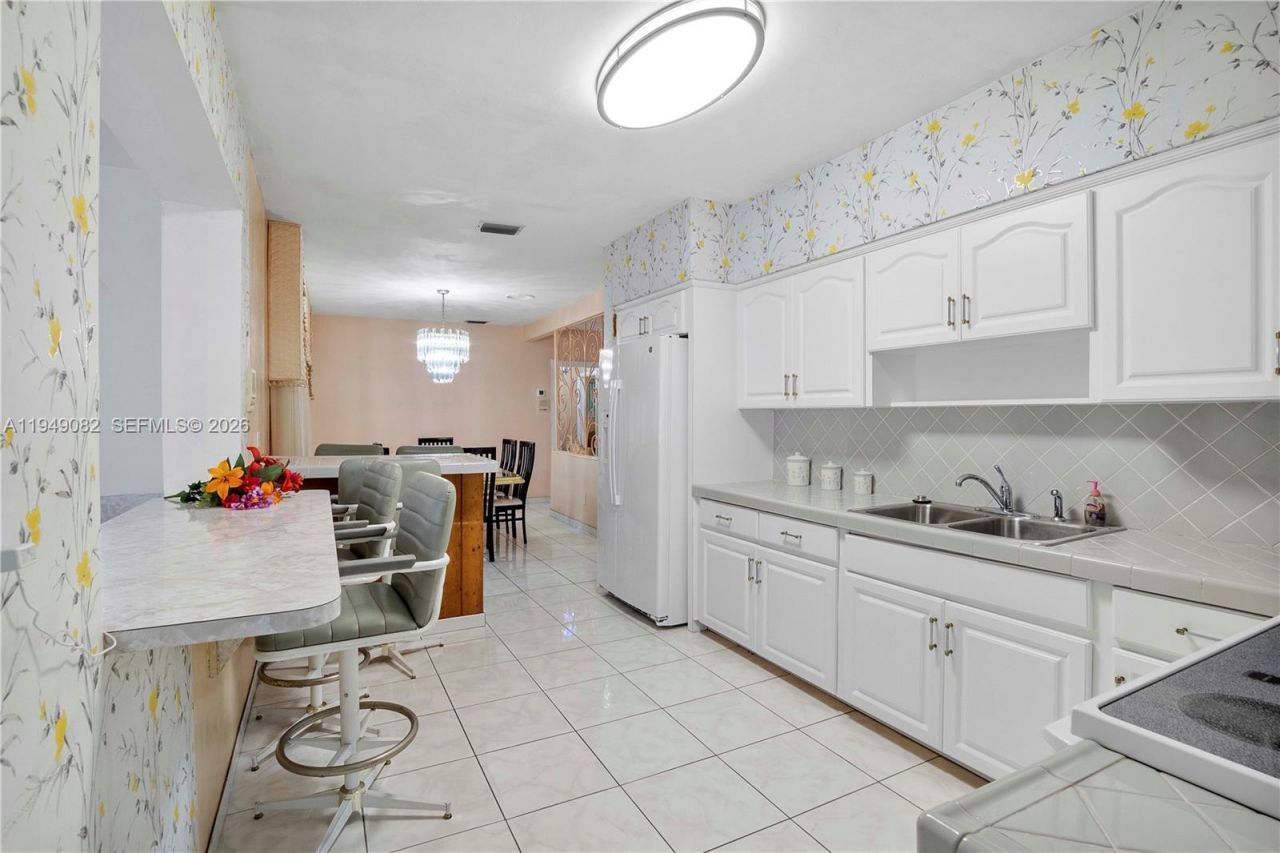 1231 NW 88th St, Miami, FL 33147 Photo