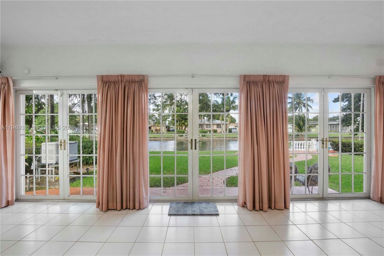 1231 NW 88th St, Miami, FL 33147 Photo